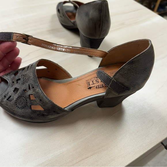 Spring Step L’Artiste Posadas gray leather sandals - Picture 8 of 10